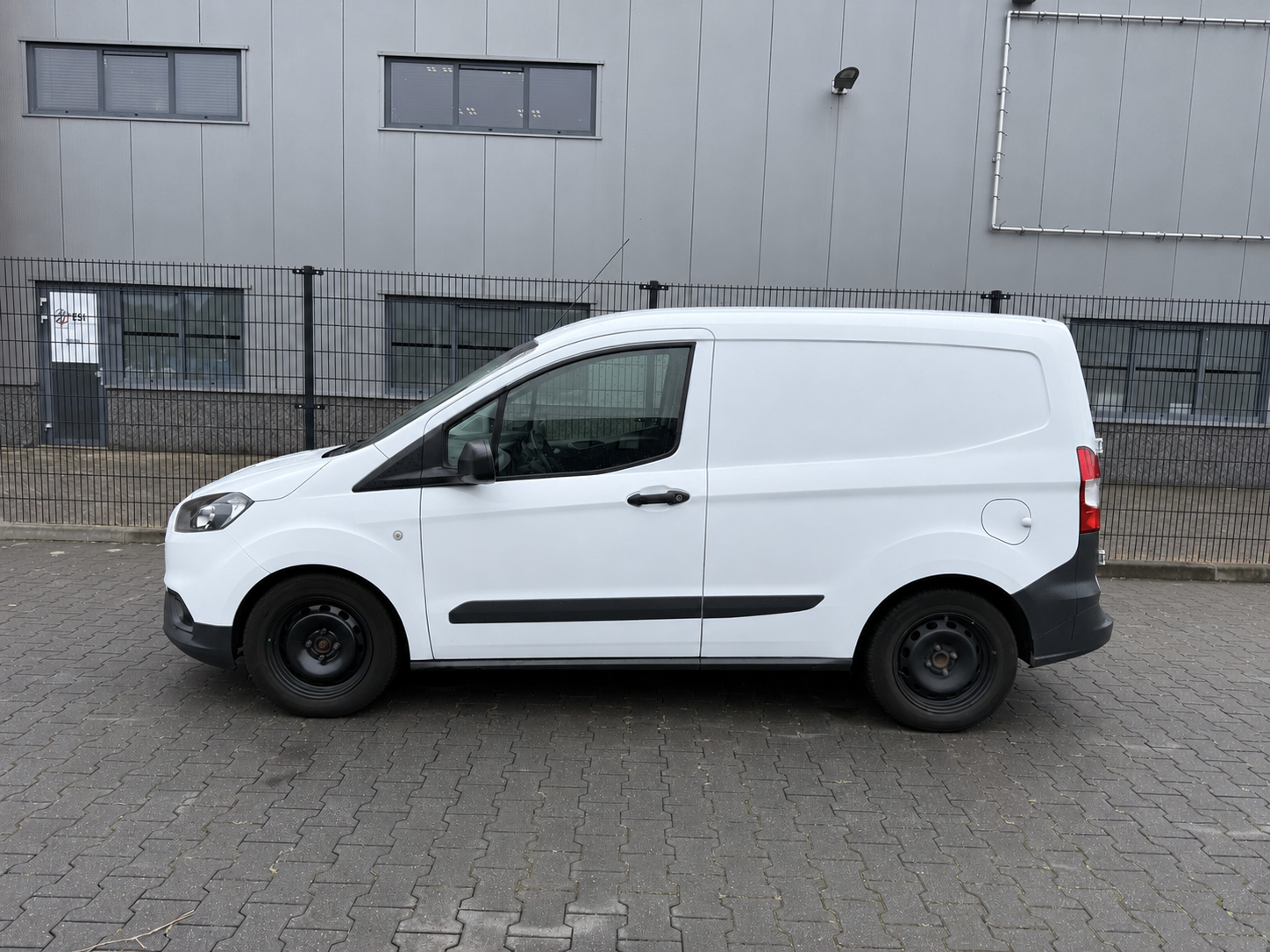Ford Transit Courier Limited | € 2.000 Overnamebonus foto 5