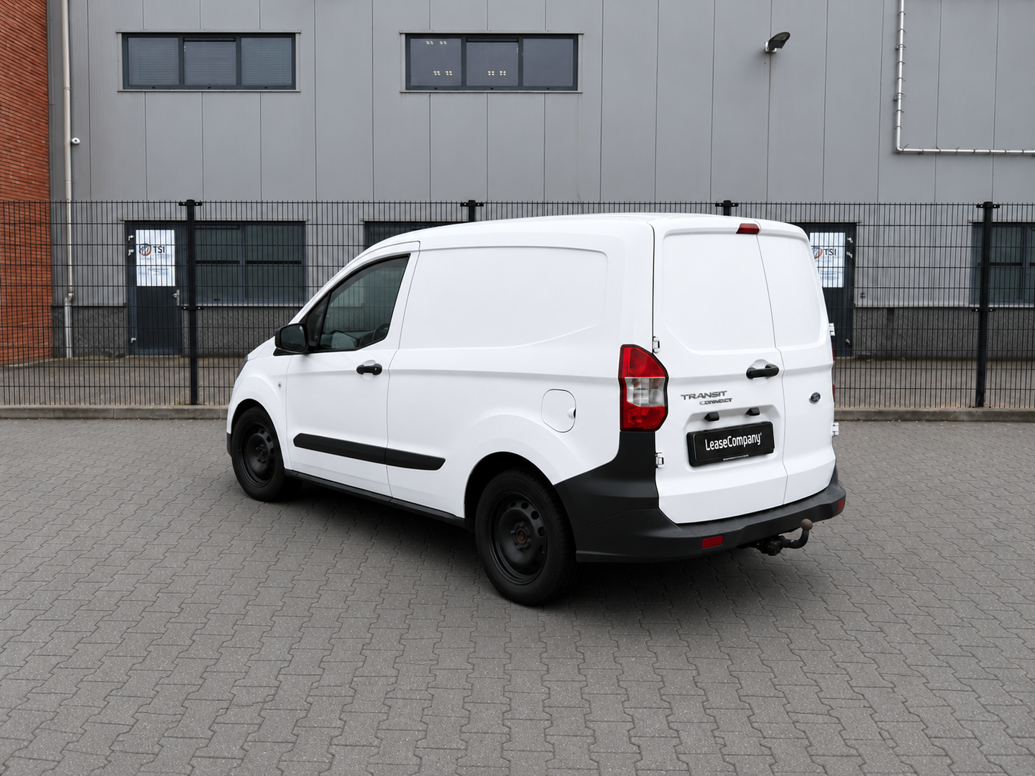 Ford Transit Courier Limited | € 2.000 Overnamebonus foto 3