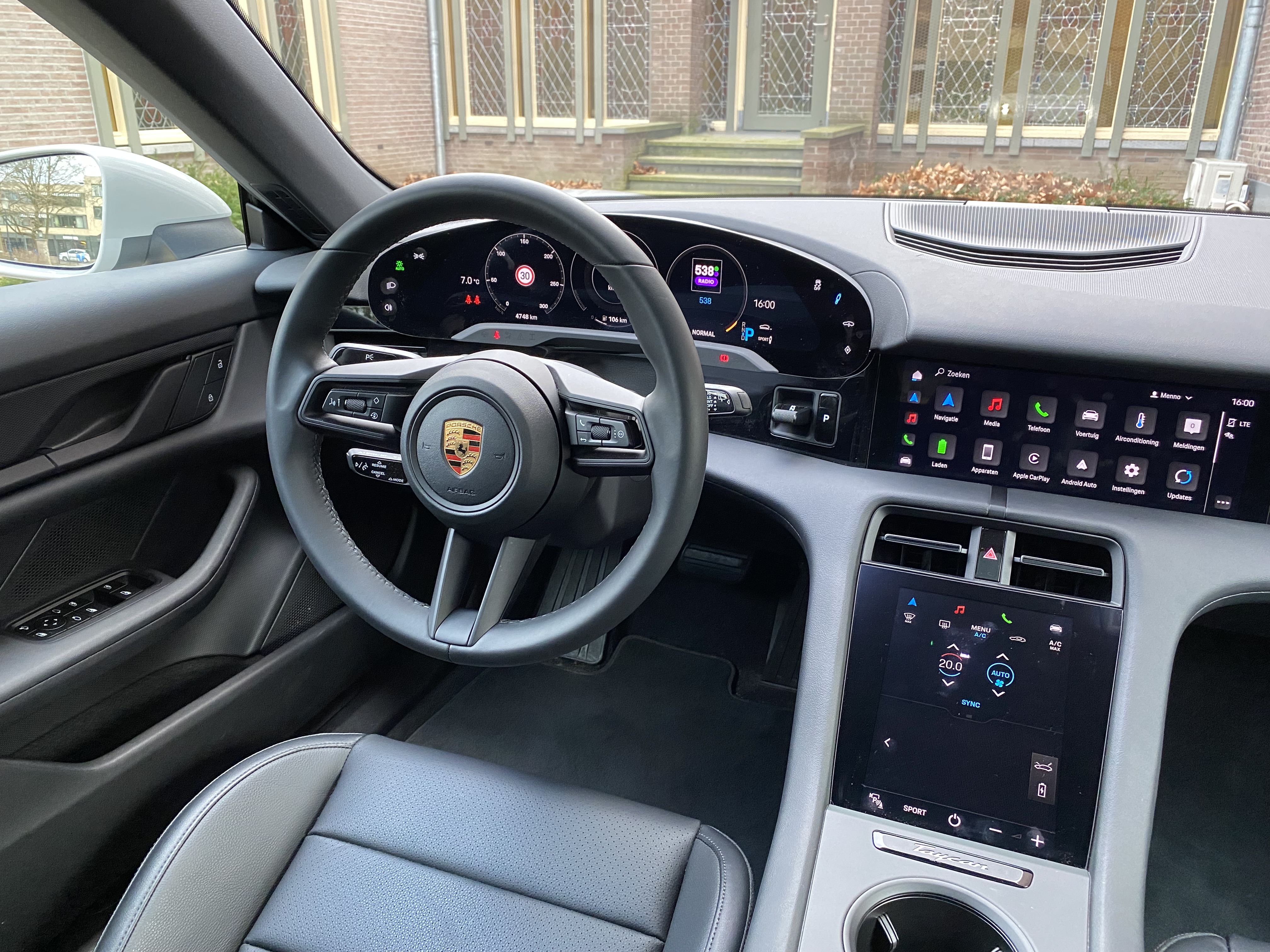 Porsche Taycan Sport Turismo foto 5