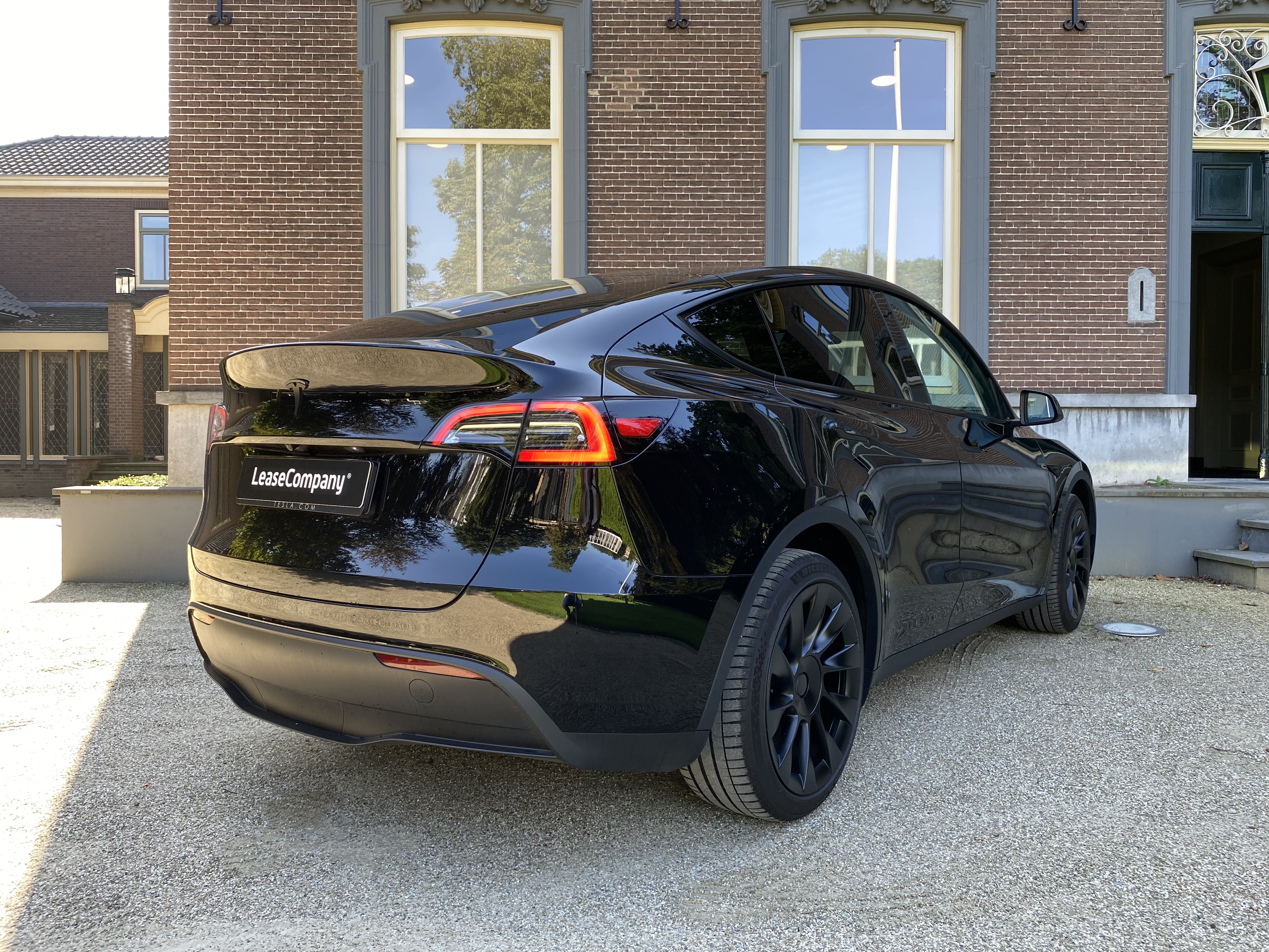 Tesla model Y RWD foto 4