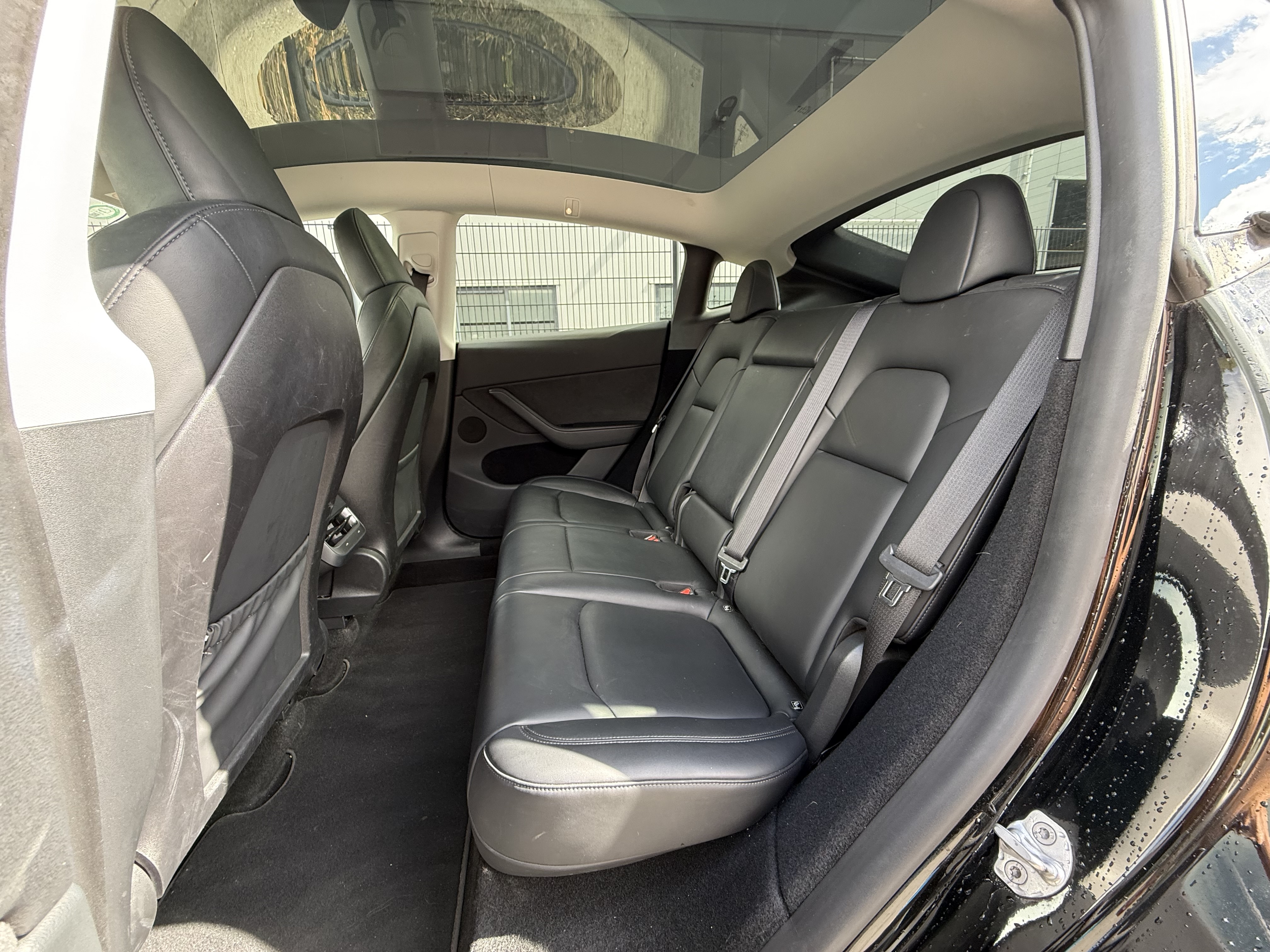 Tesla model Y Long Range AWD  foto 8