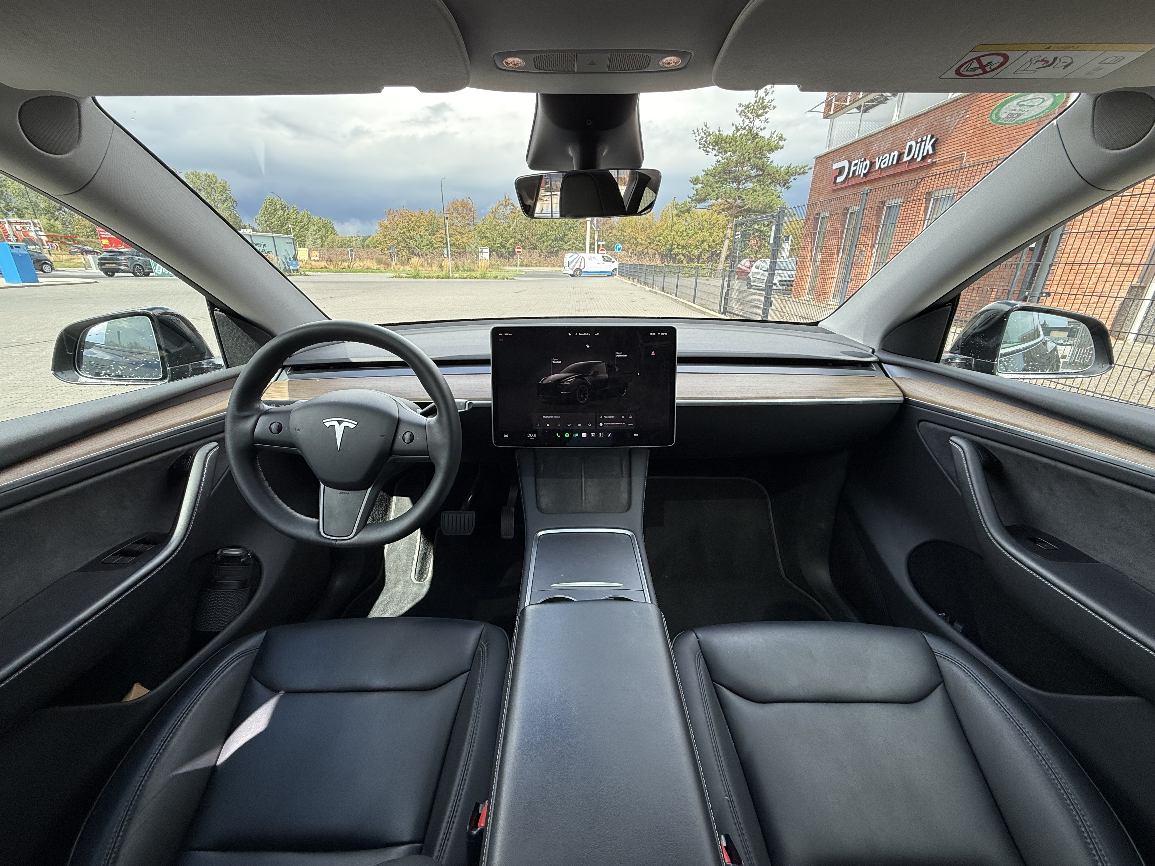 Tesla model Y Long Range AWD  foto 6