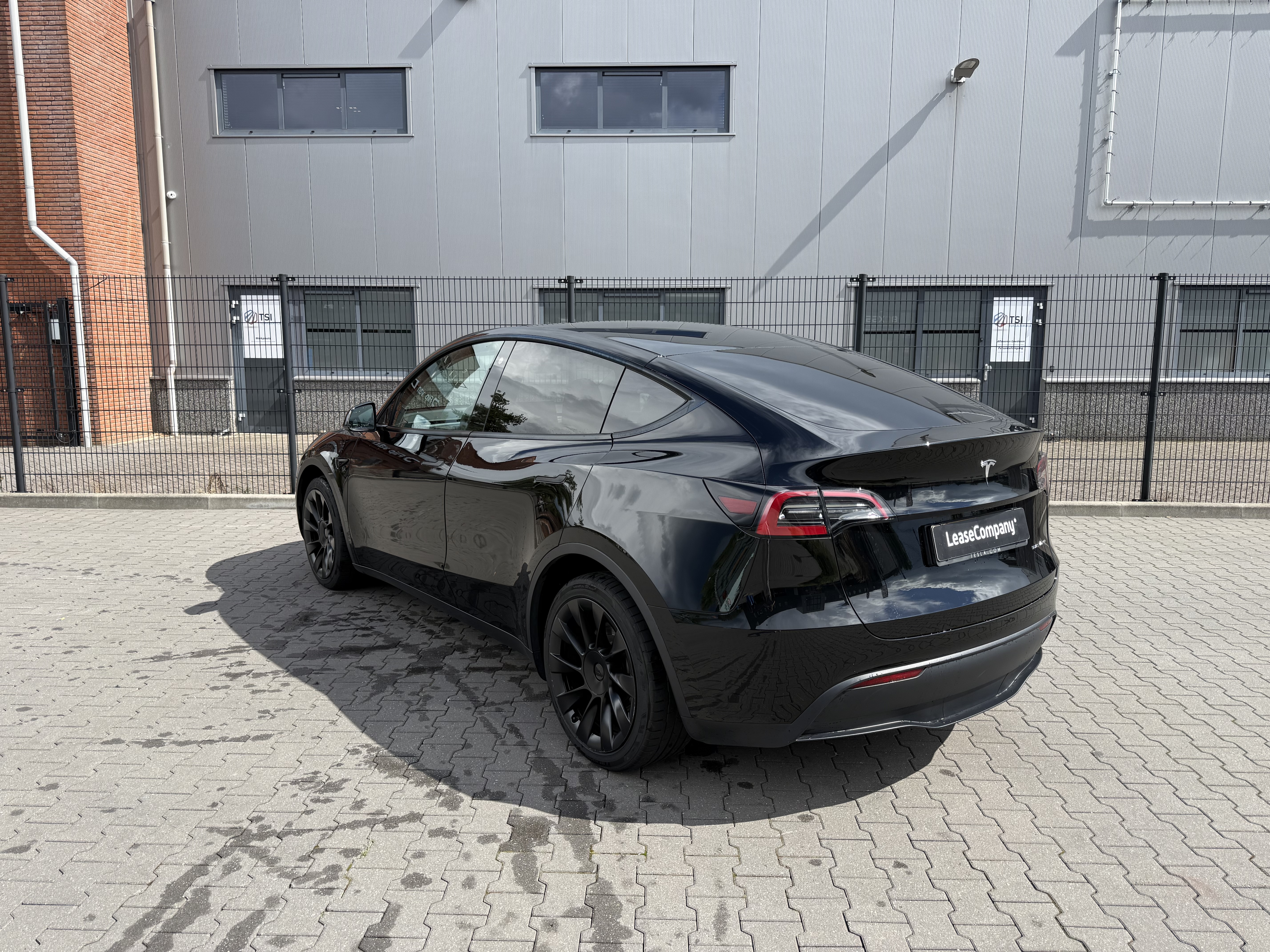 Tesla model Y Long Range AWD  foto 3