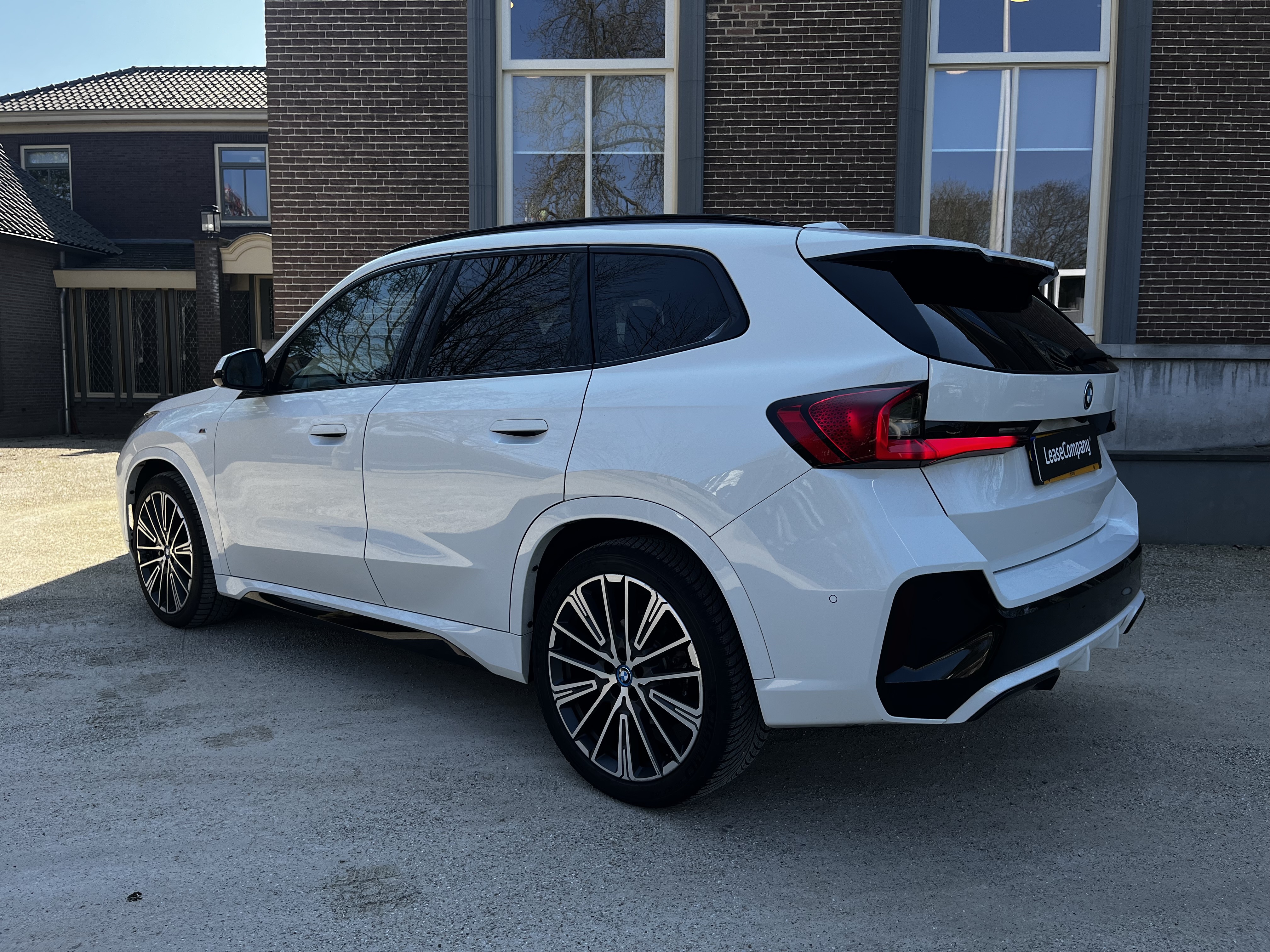 BMW iX1 xDrive30 Launch Edition foto 3