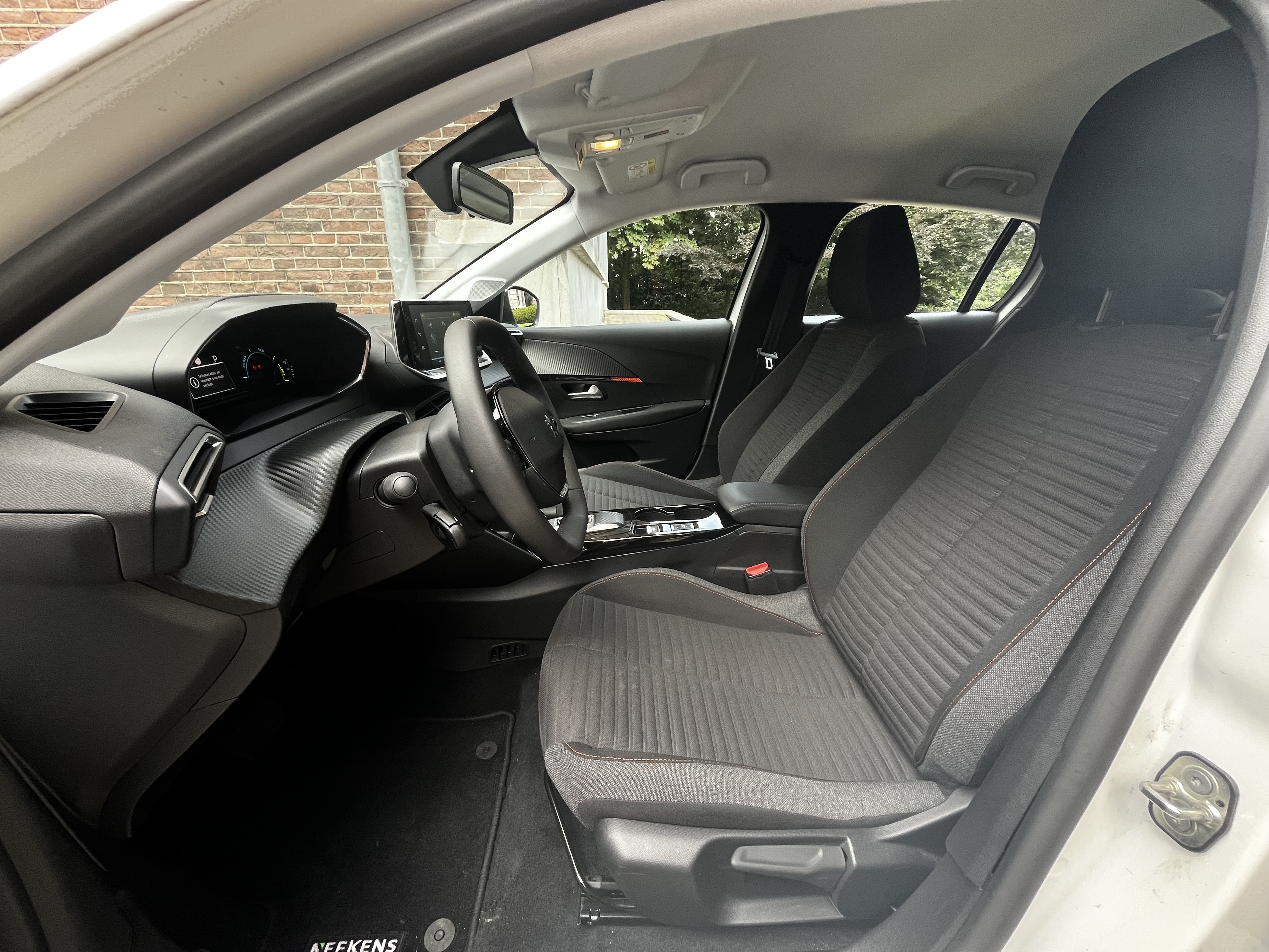 Peugeot e-208 100KW / 50kWh Active foto 7