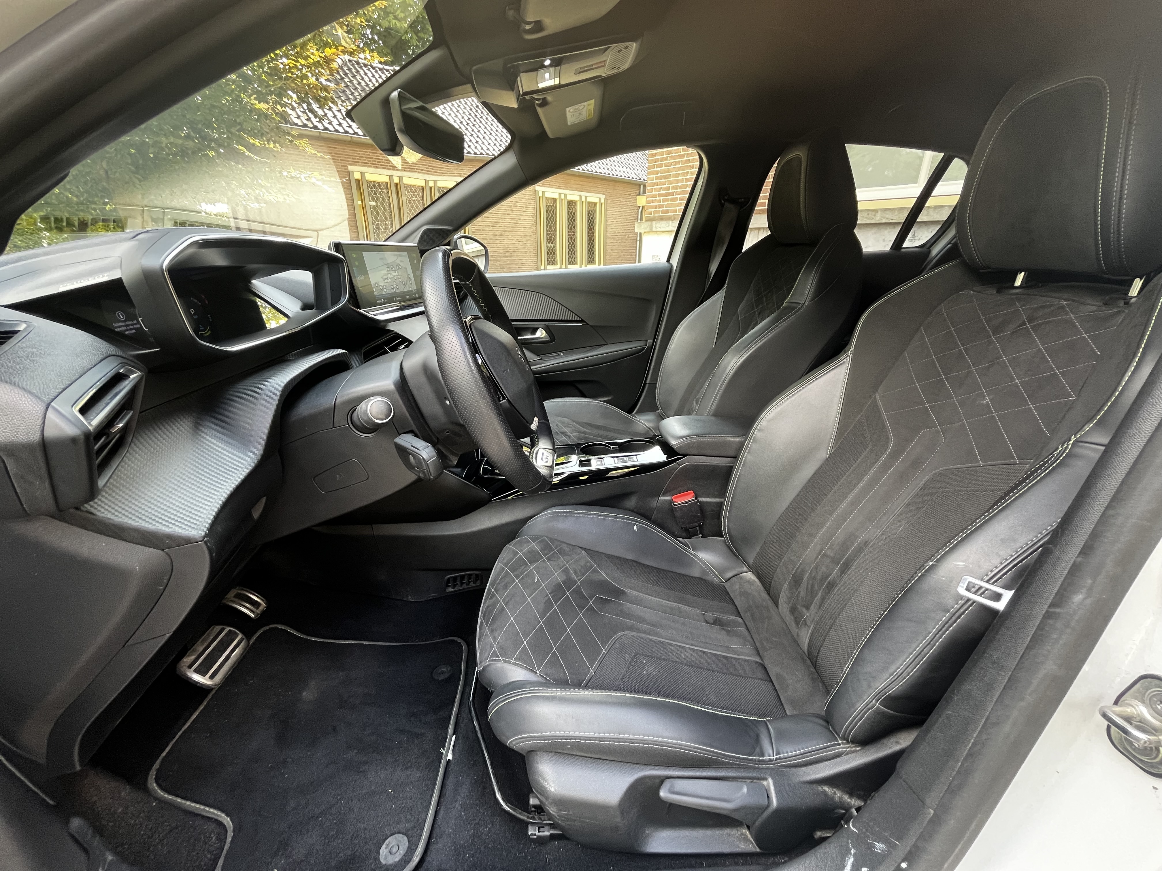 Peugeot e-208 100kW / 50kWh GT Pack foto 7