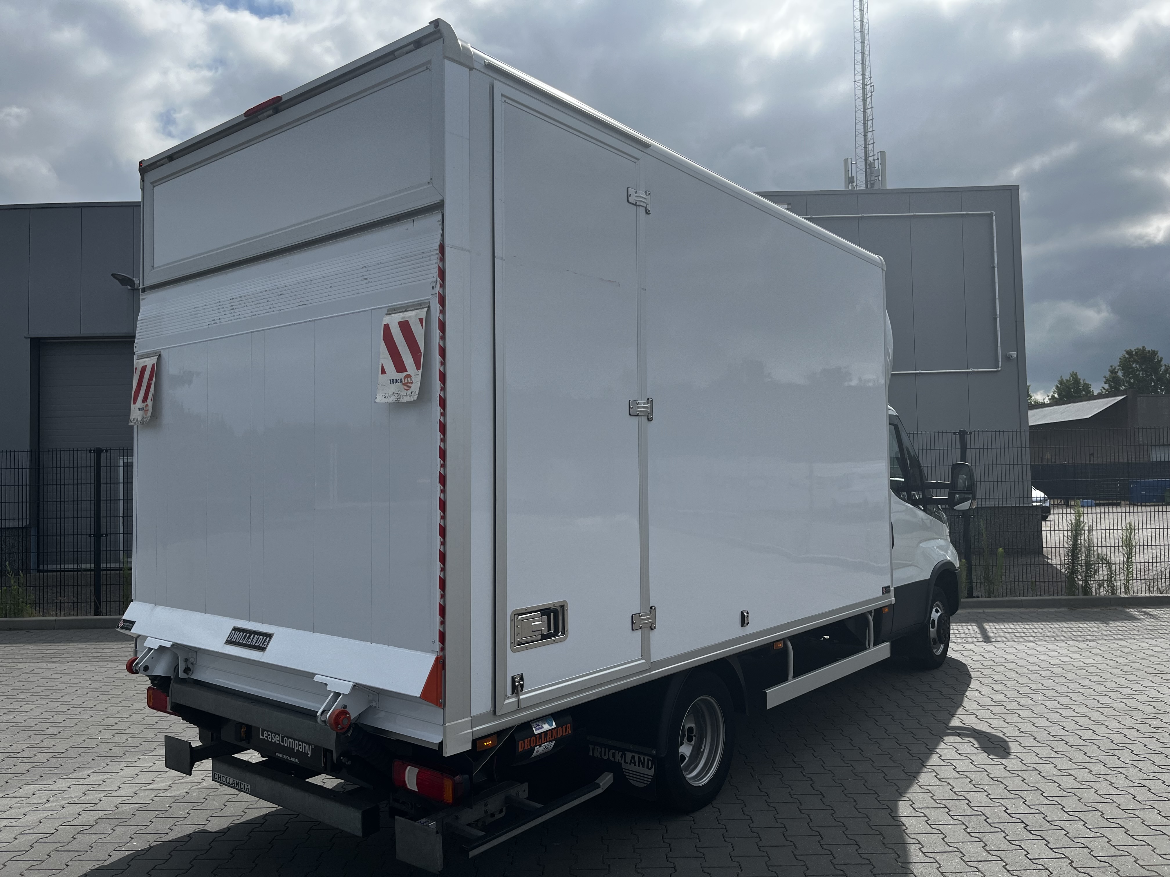 Iveco Daily 2.3 115kW 40C16 Automaat  foto 2