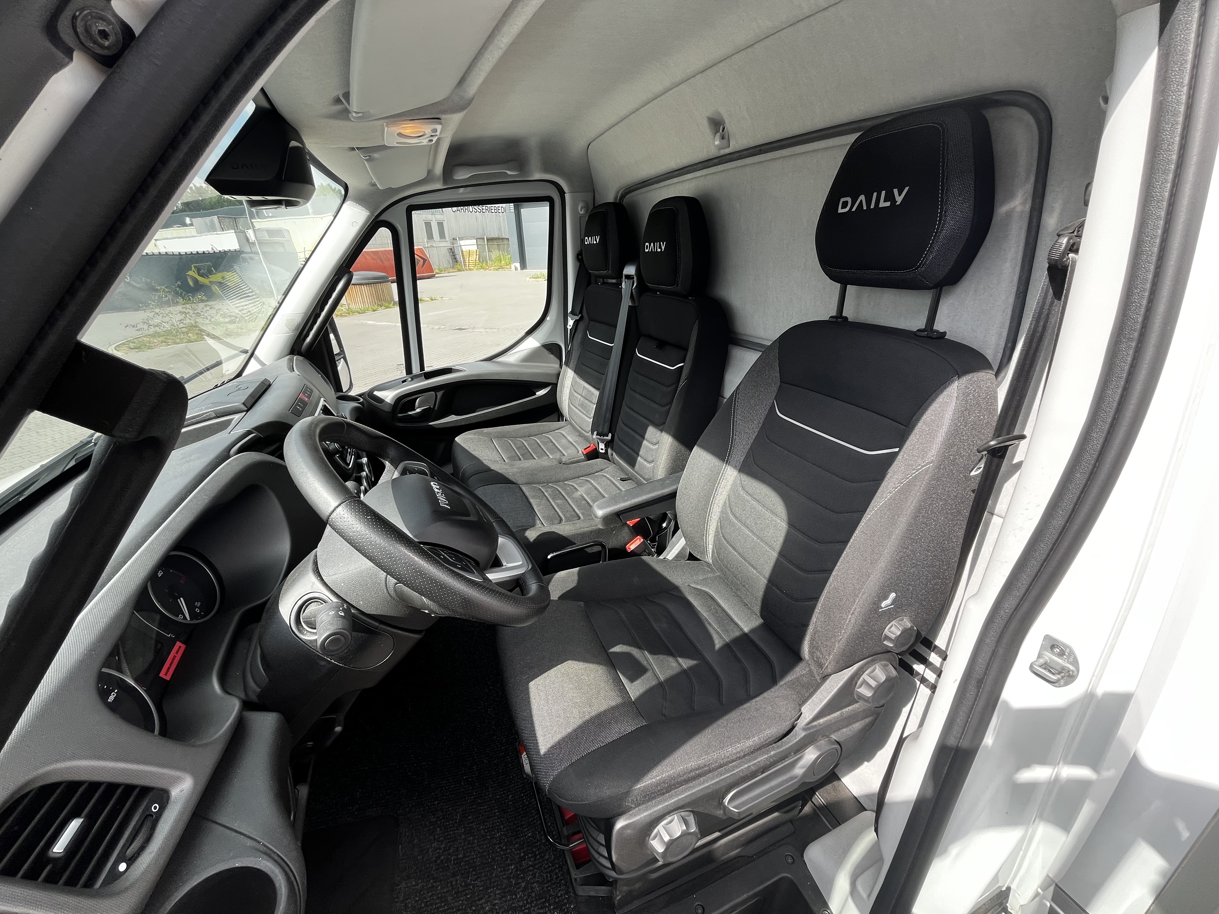 Iveco Daily 2.3 115kW 40C16 Automaat  foto 5