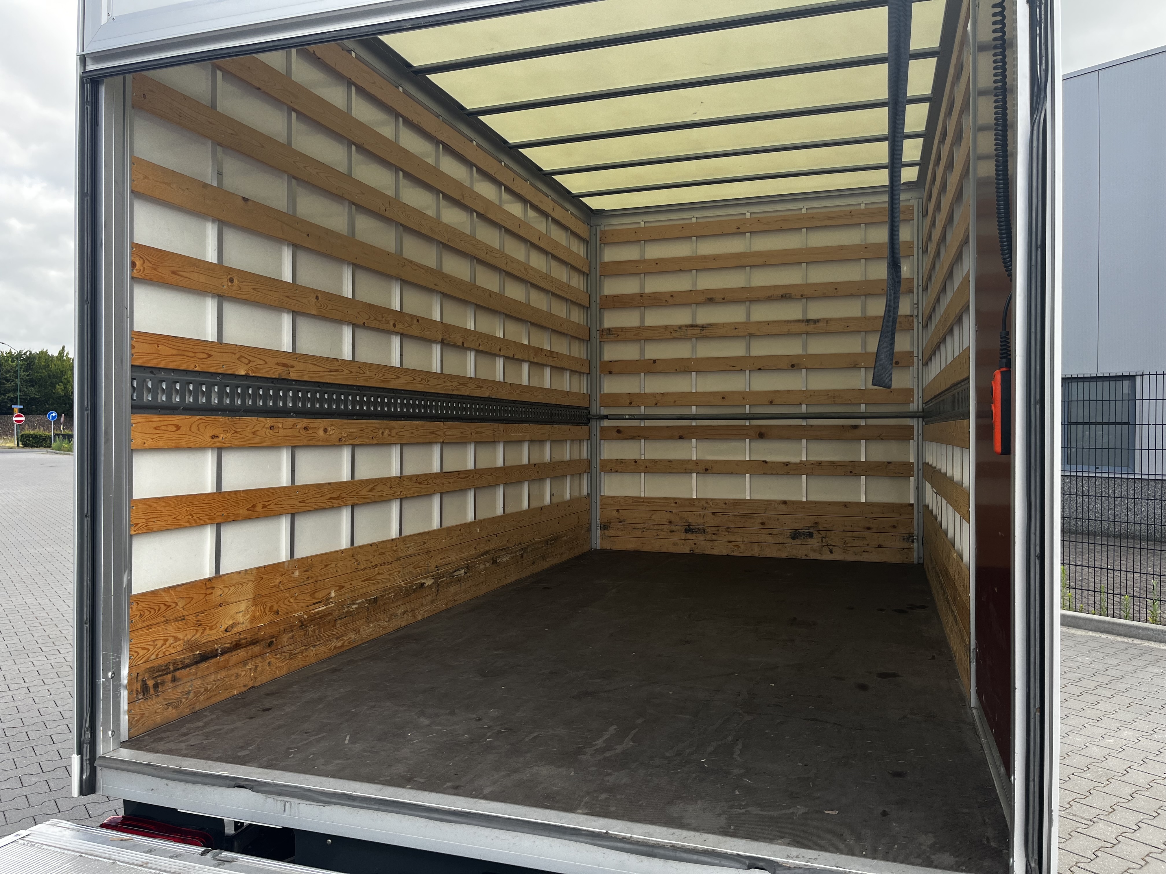 Iveco Daily 2.3 115kW 40C16 Automaat  foto 8