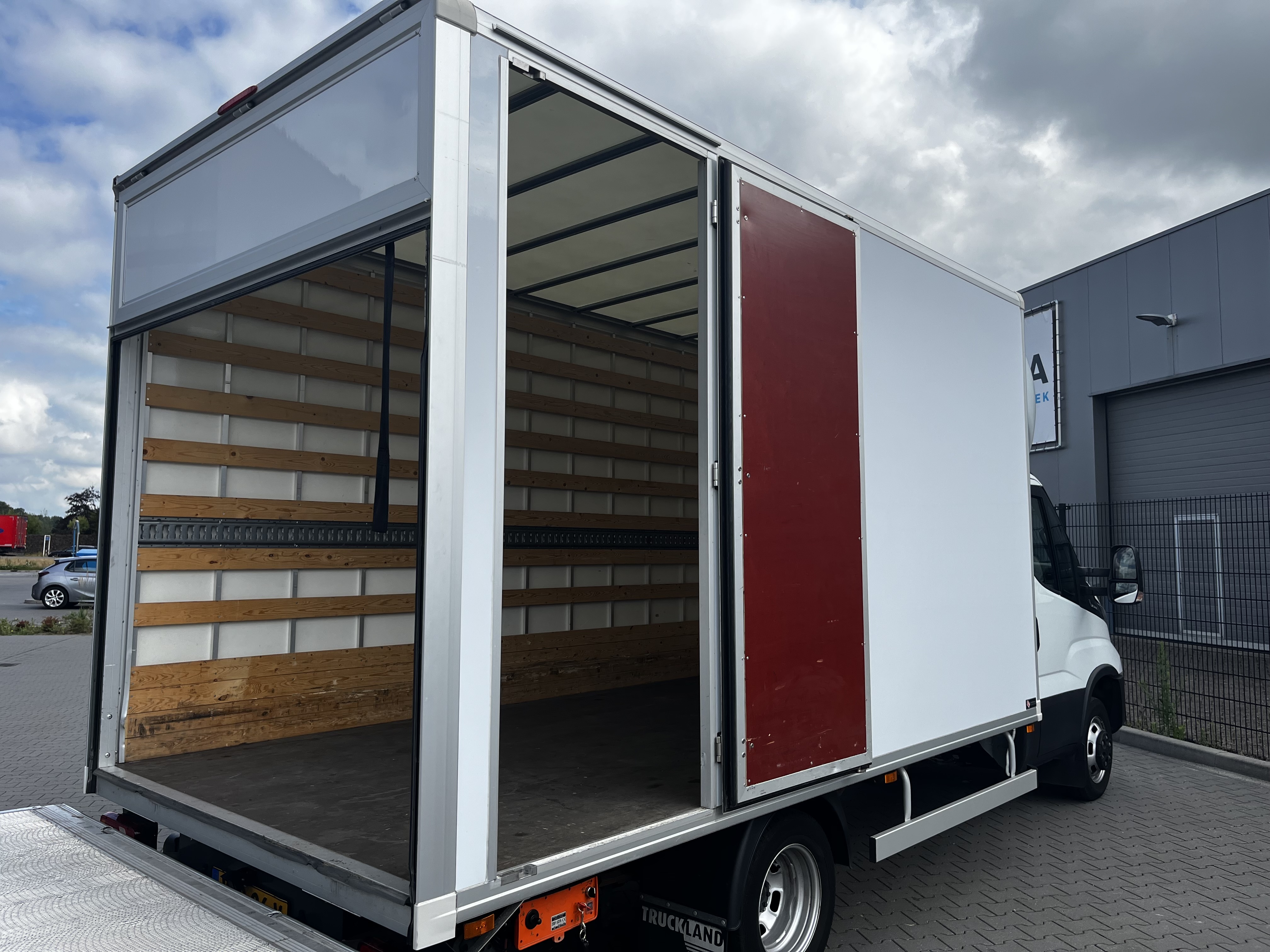Iveco Daily 2.3 115kW 40C16 Automaat  foto 7
