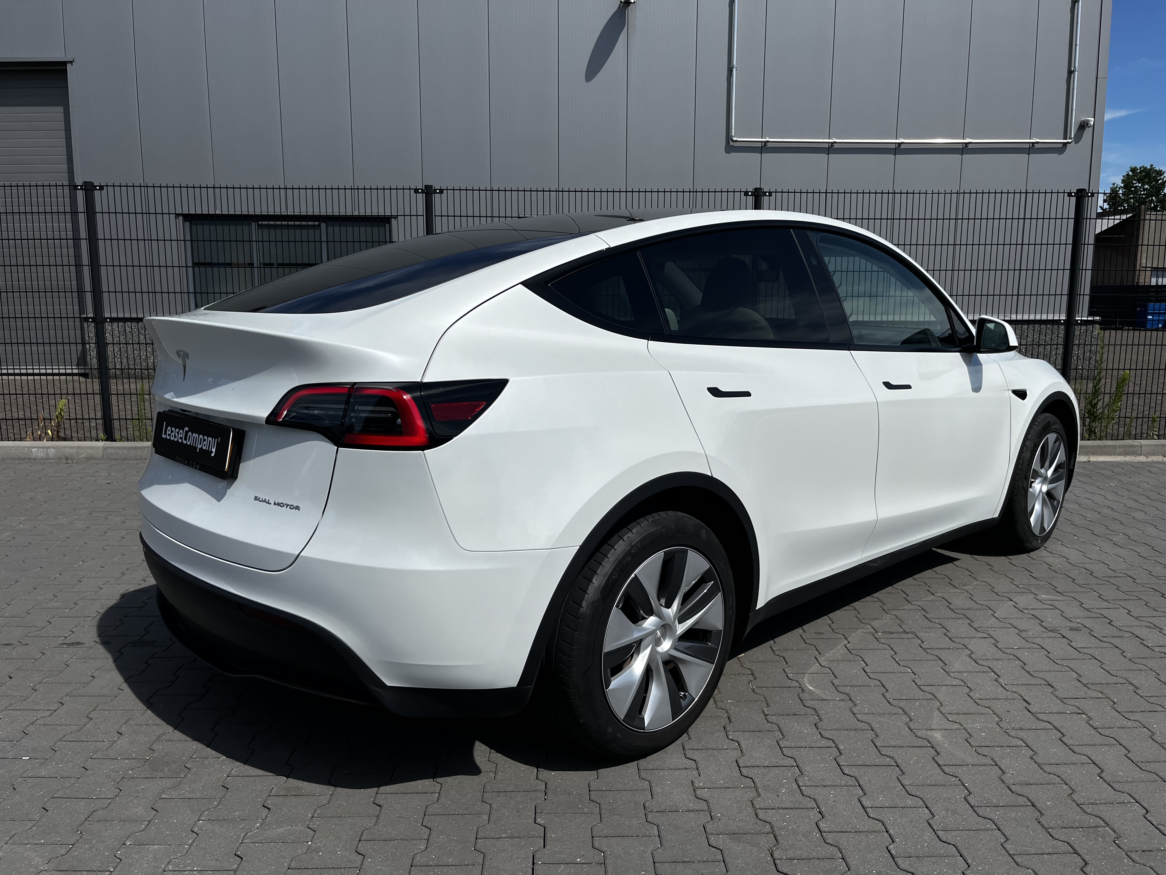 Tesla model Y Long range Dual Motor AWD foto 4
