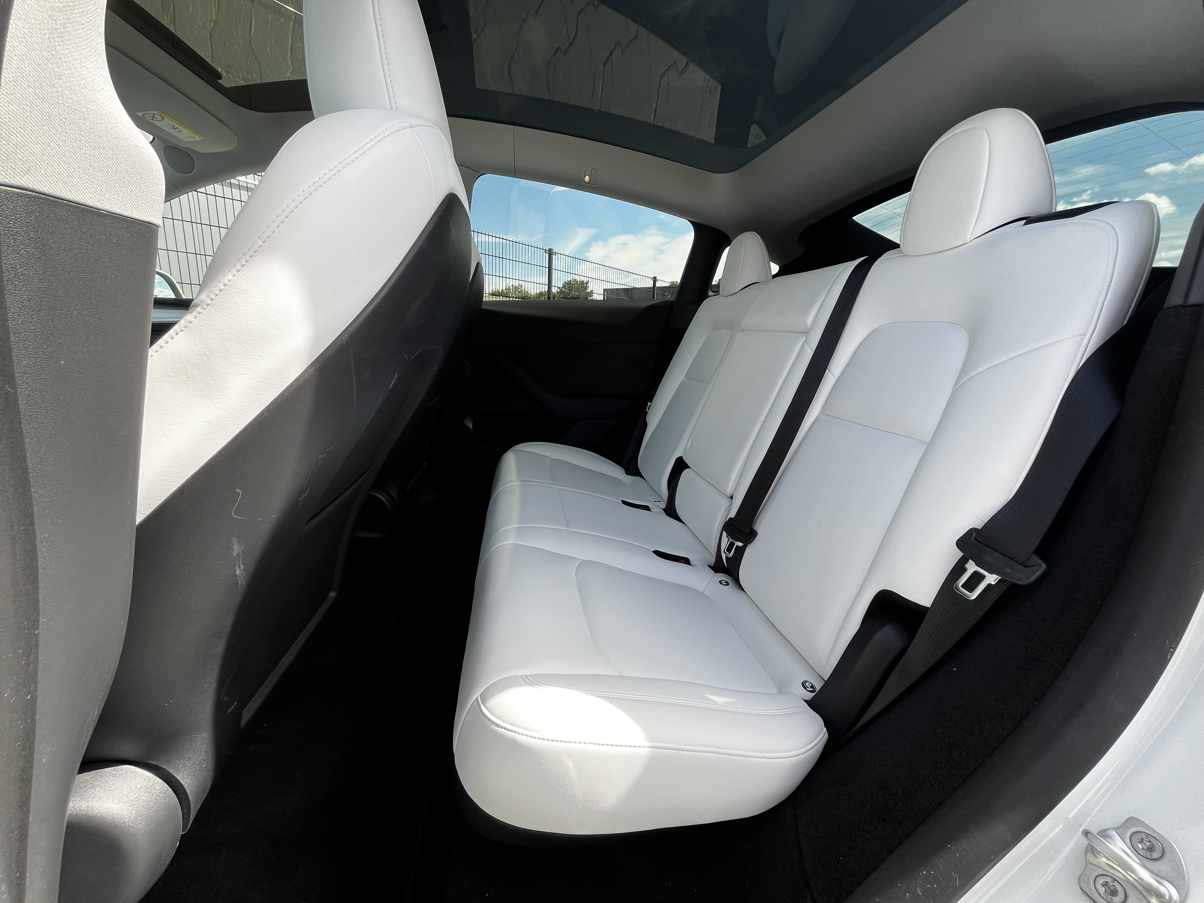 Tesla model Y Long range Dual Motor AWD foto 8