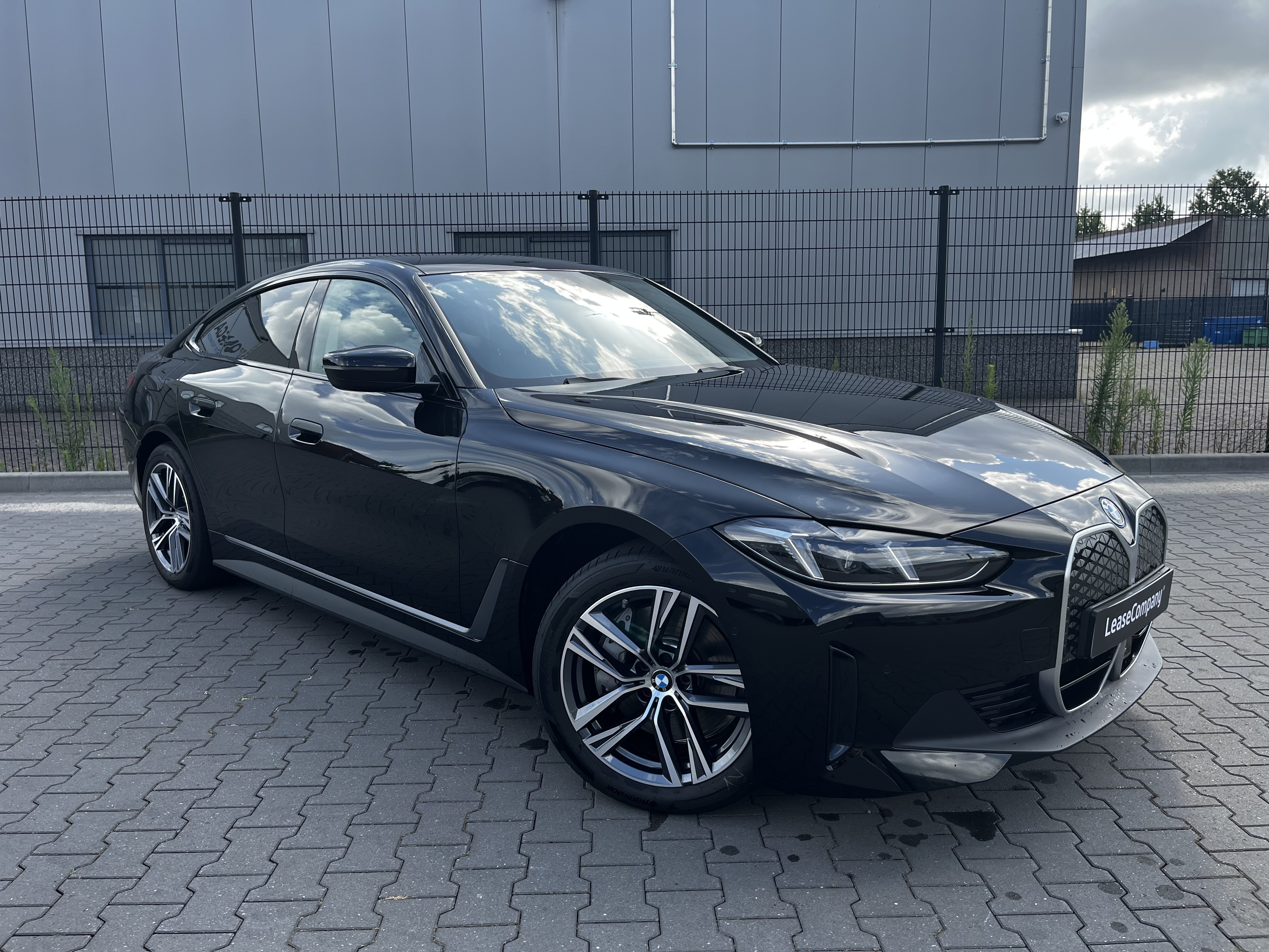 BMW i4 eDrive35 210kW \ 70 kWh foto 2
