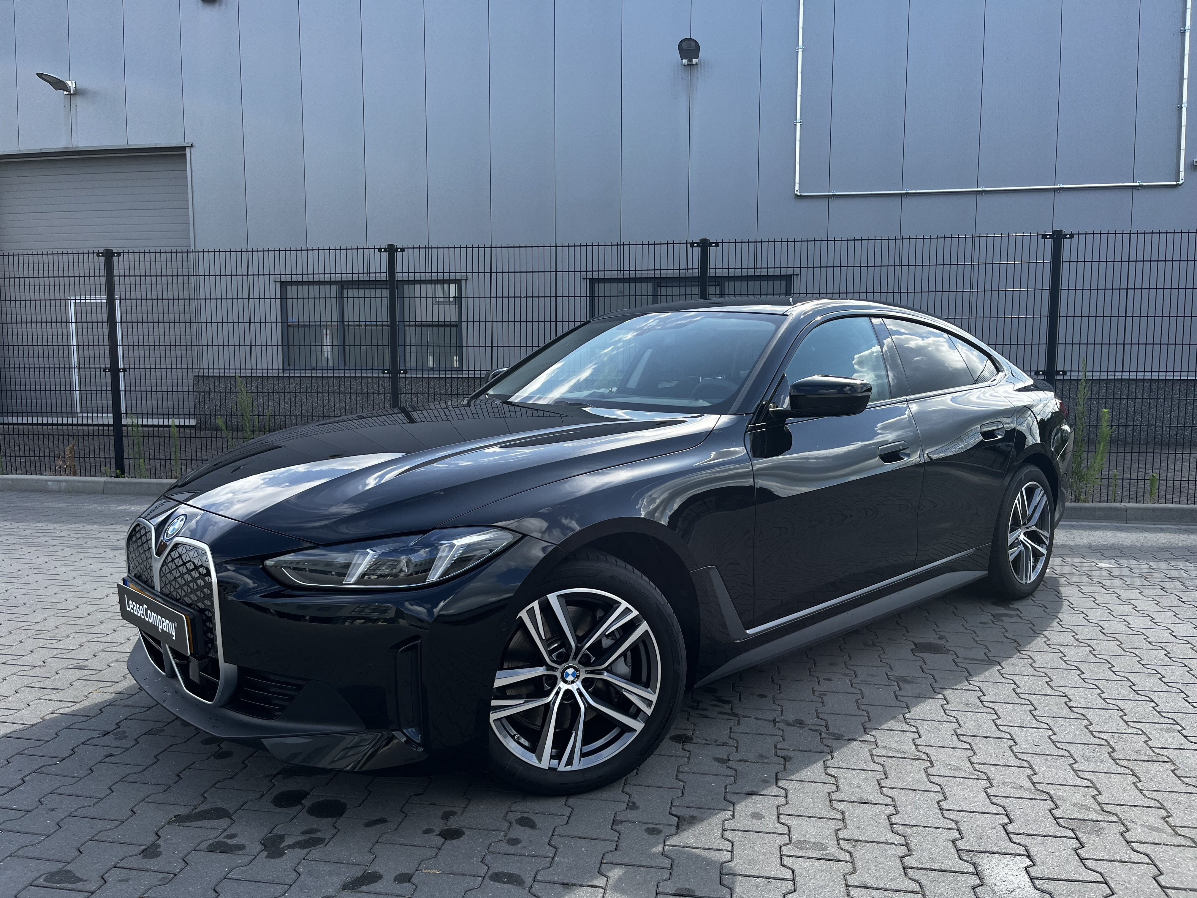 BMW i4 eDrive35 210kW \ 70 kWh