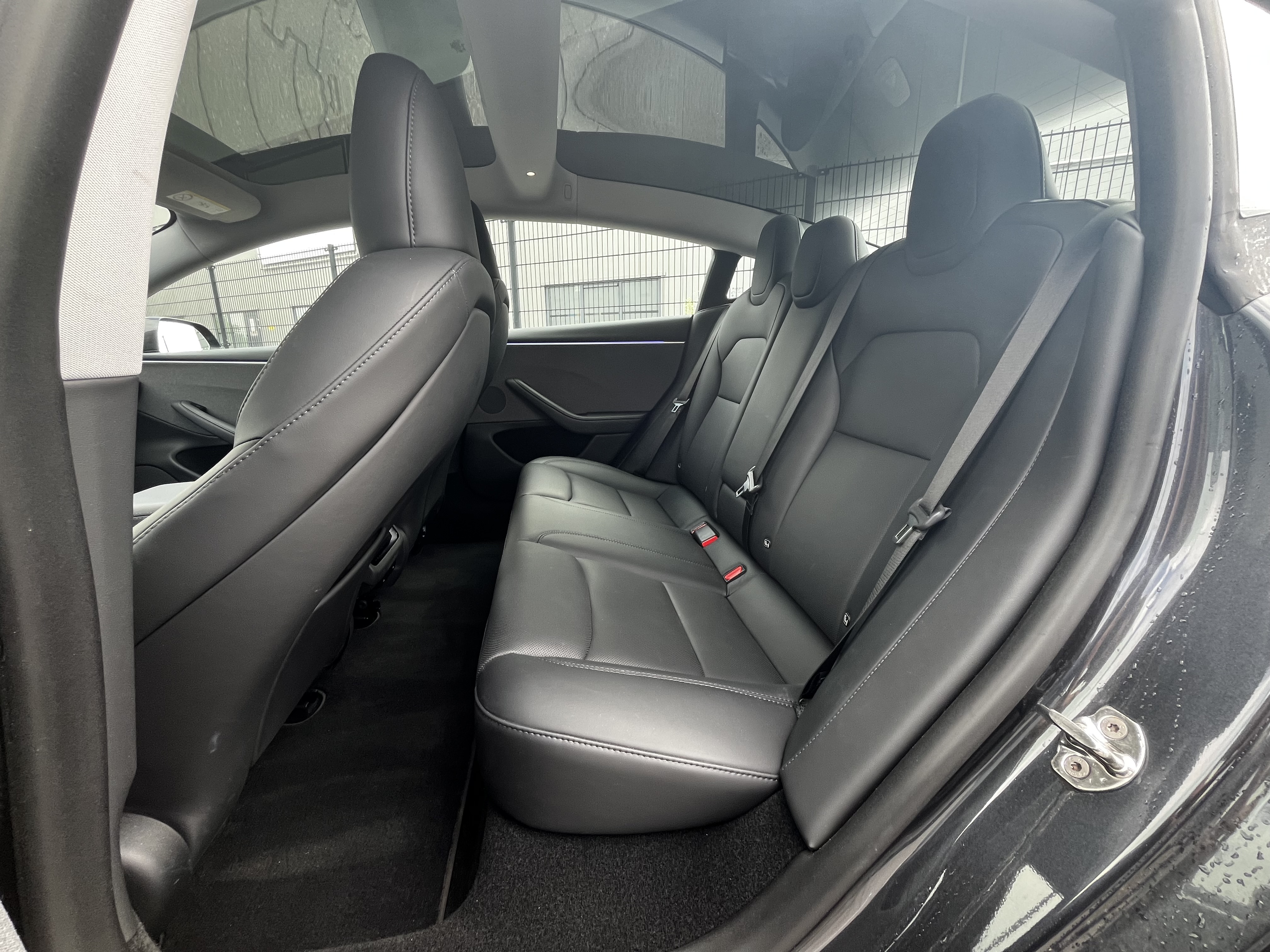 Tesla model 3 RWD | €1.000 Overnamebonus foto 8