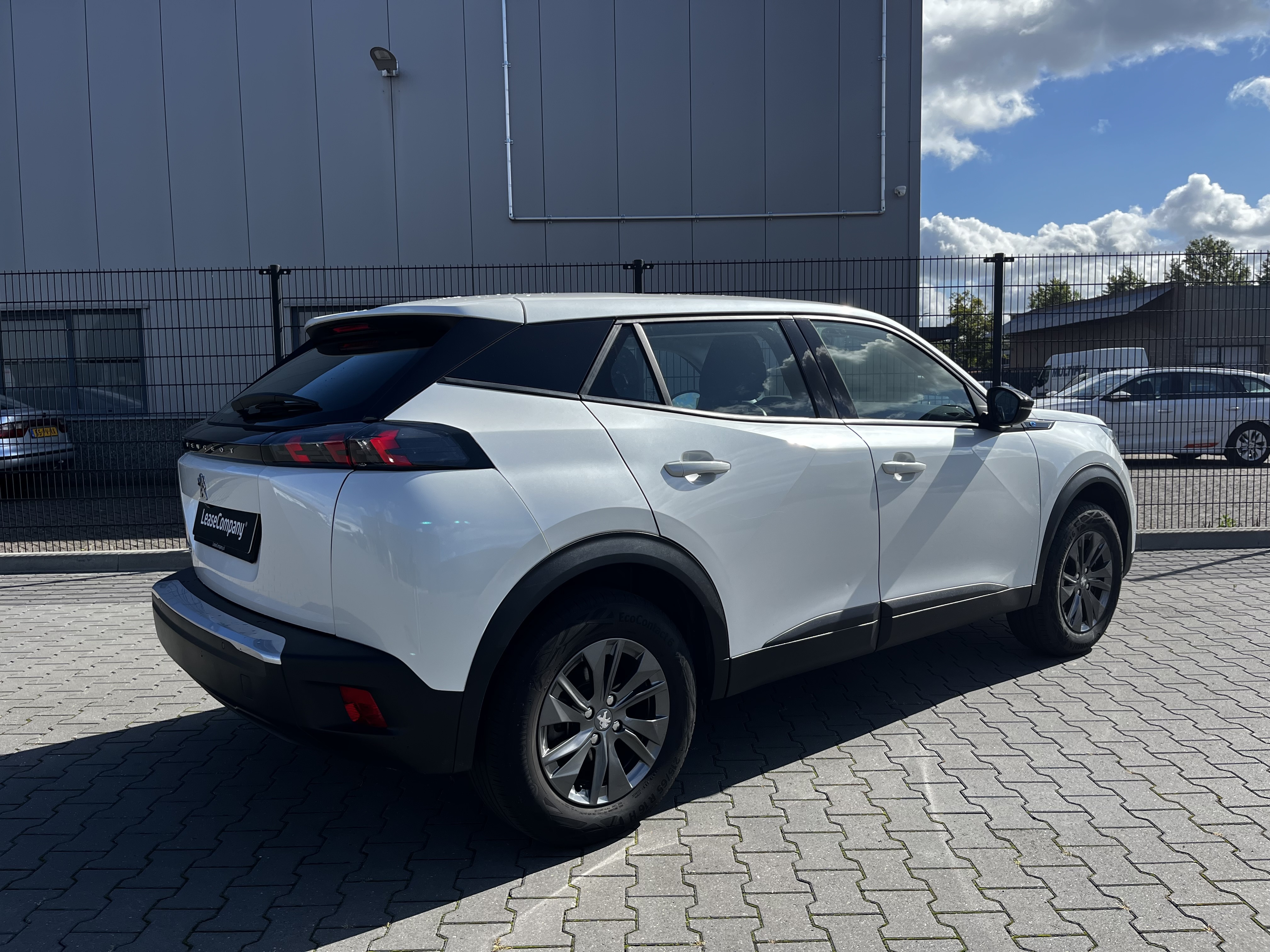 Peugeot e-2008 100kW/ 50kWh Active Pack foto 4