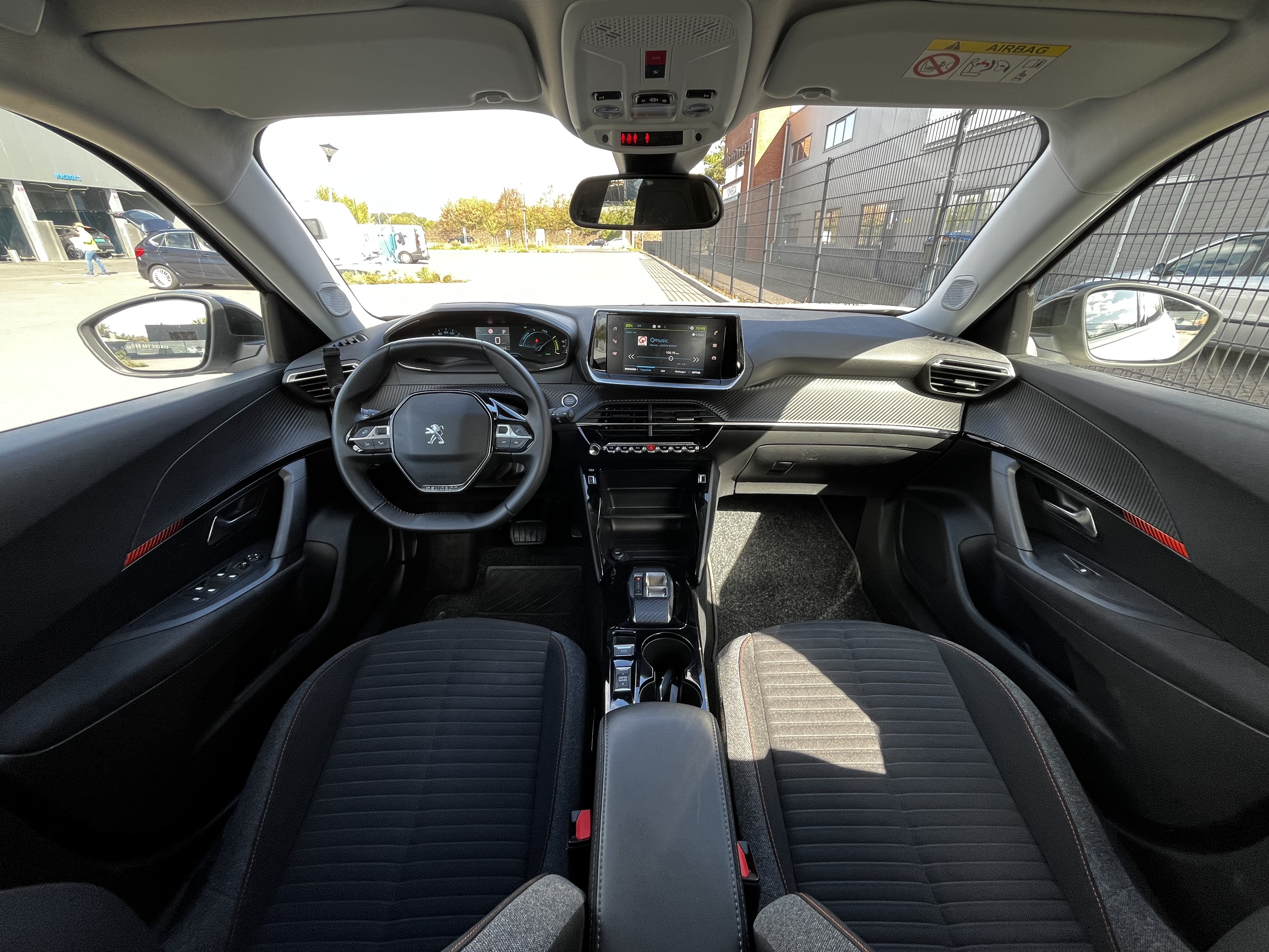 Peugeot e-2008 100kW/ 50kWh Active Pack foto 6