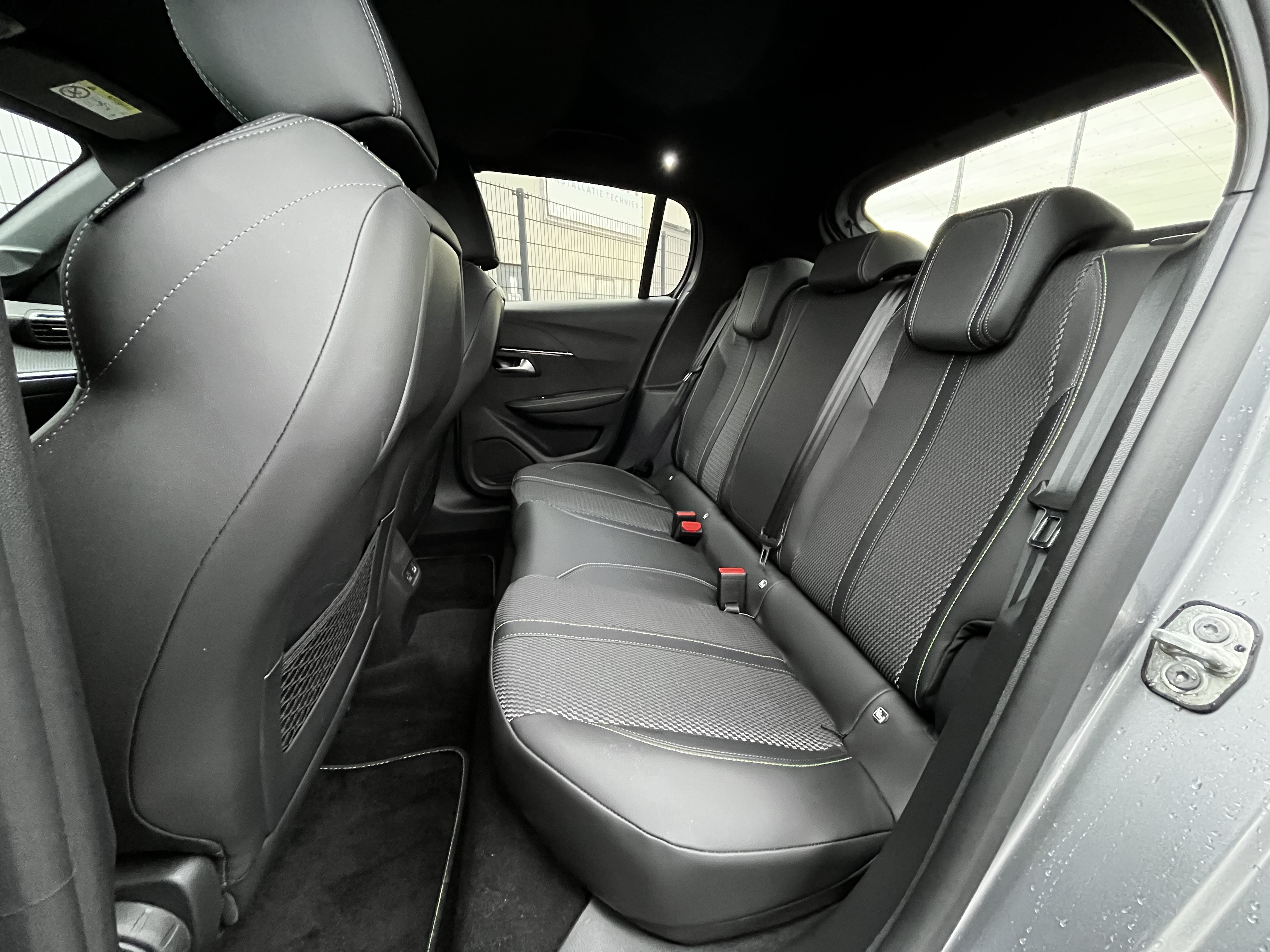 Peugeot e-208 115kW/ 51kWh GT foto 8