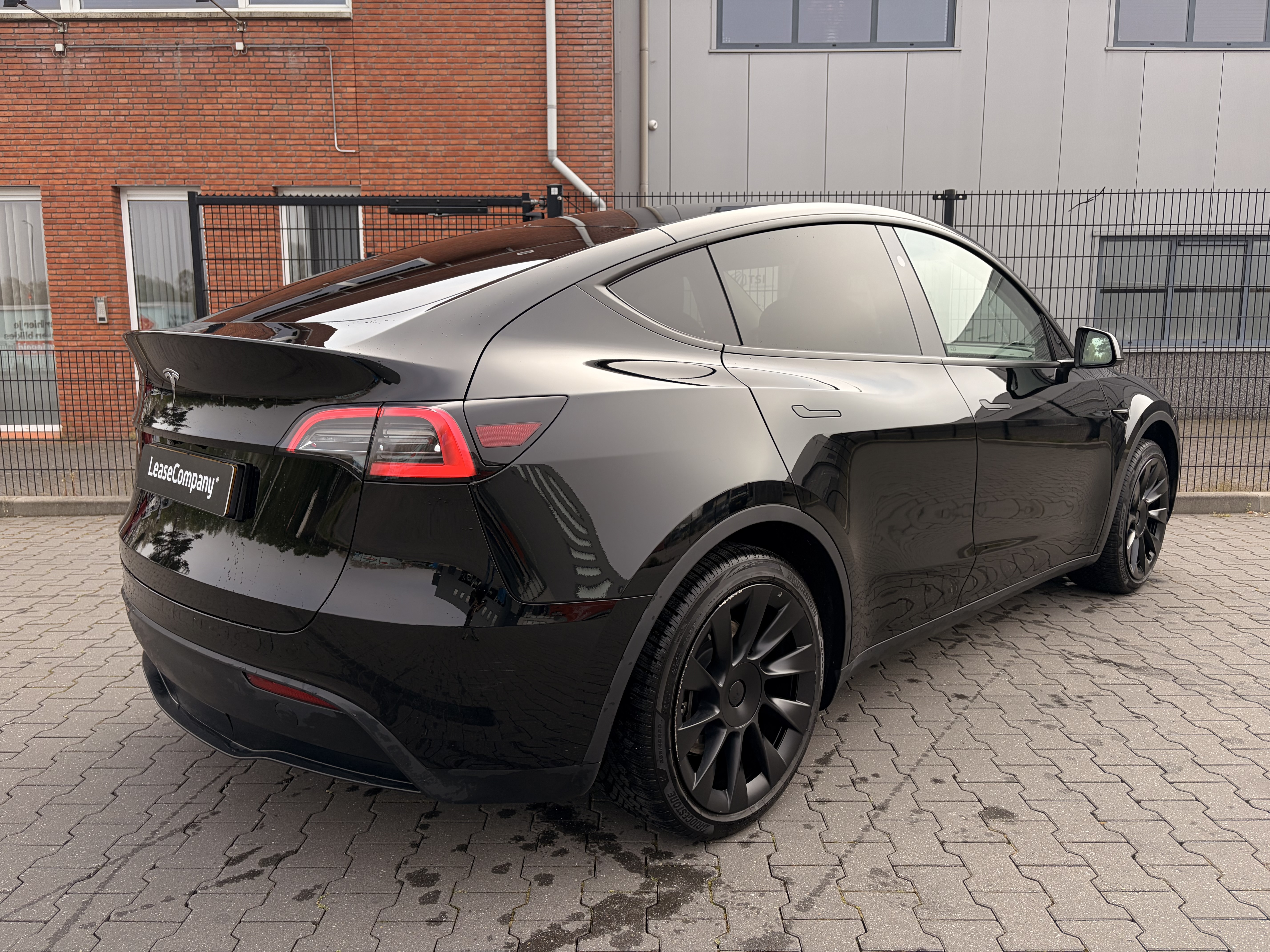 Tesla model Y RWD Long Range foto 3