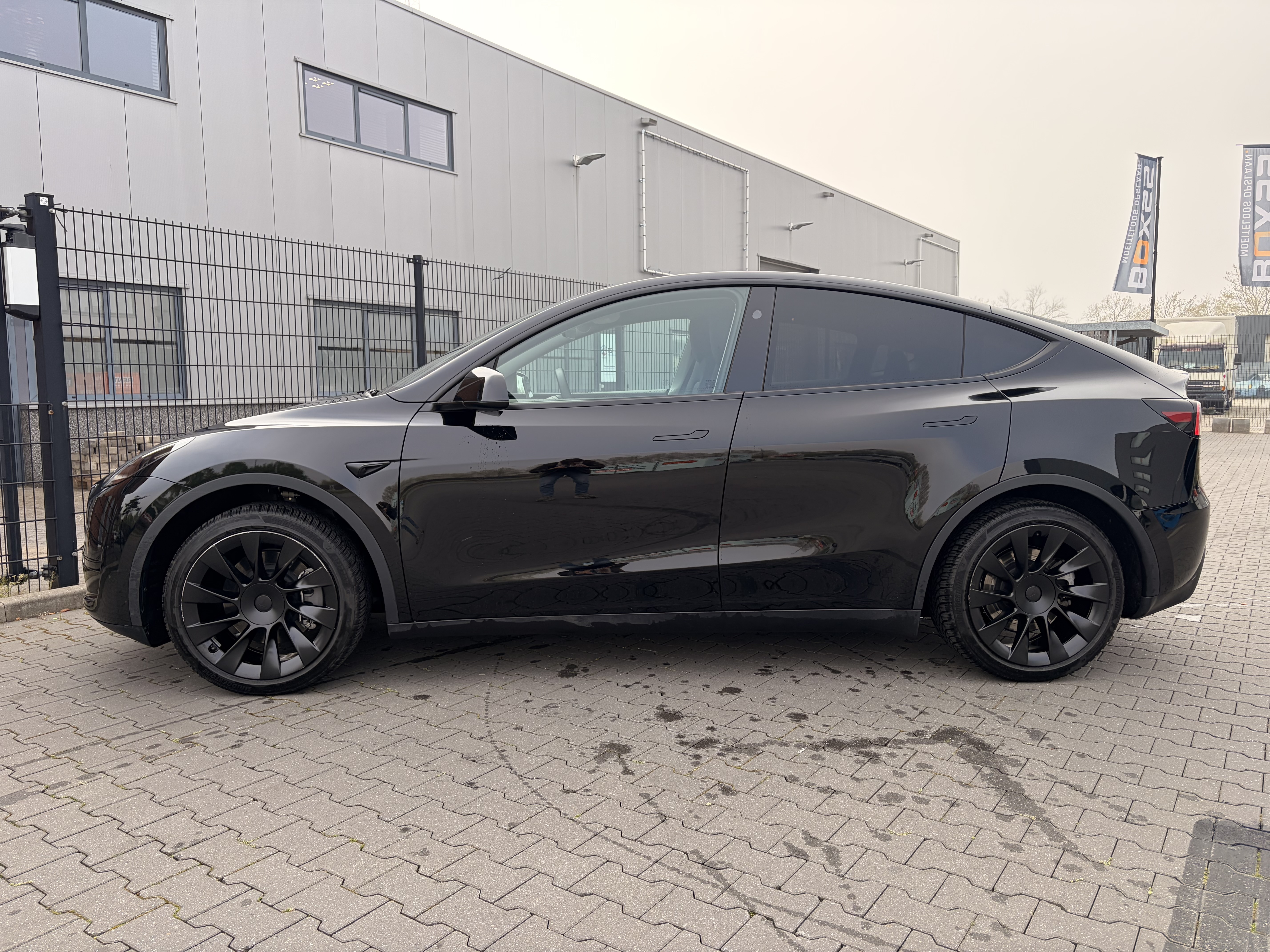 Tesla model Y RWD Long Range foto 4
