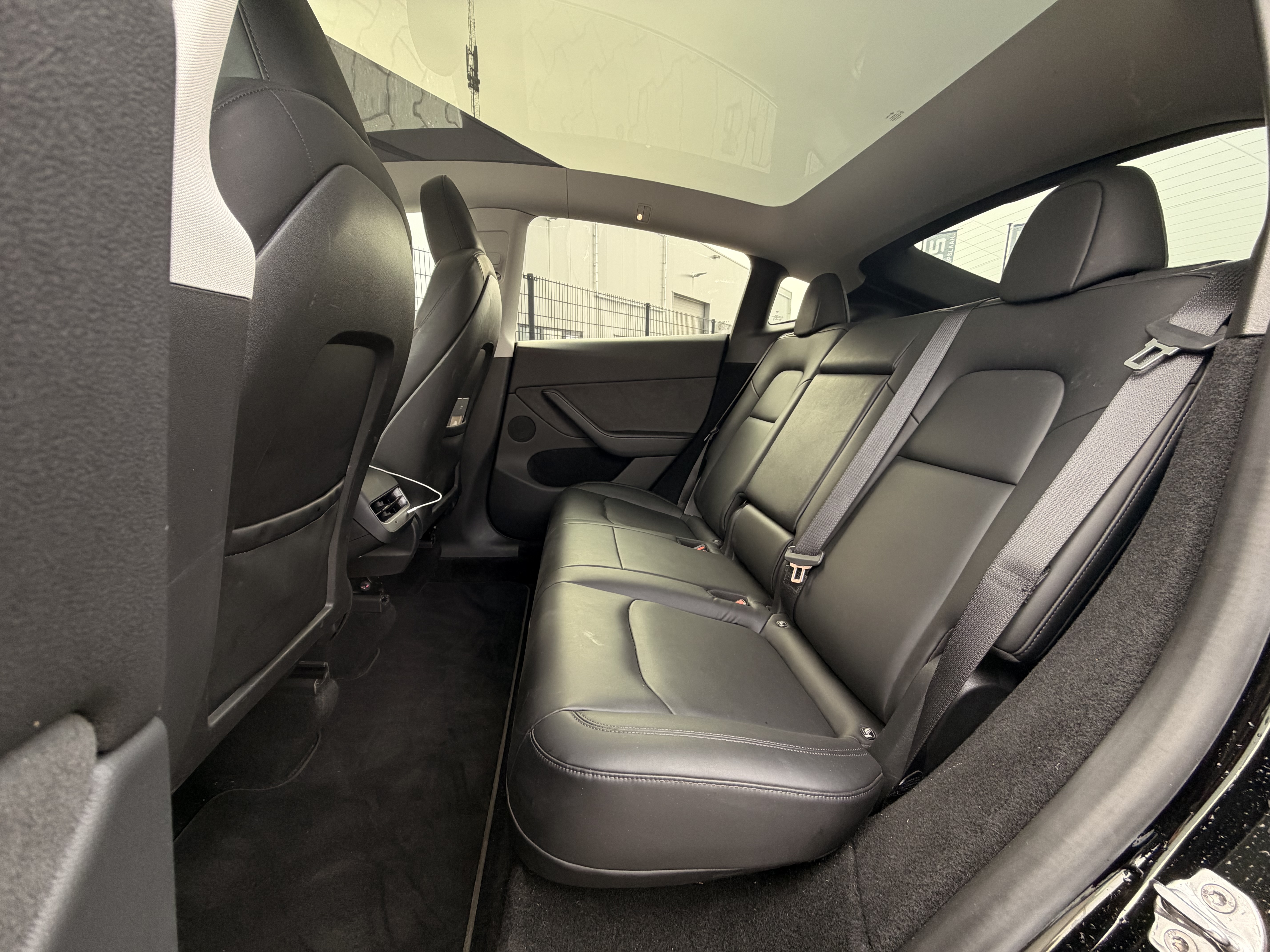 Tesla model Y RWD Long Range foto 7