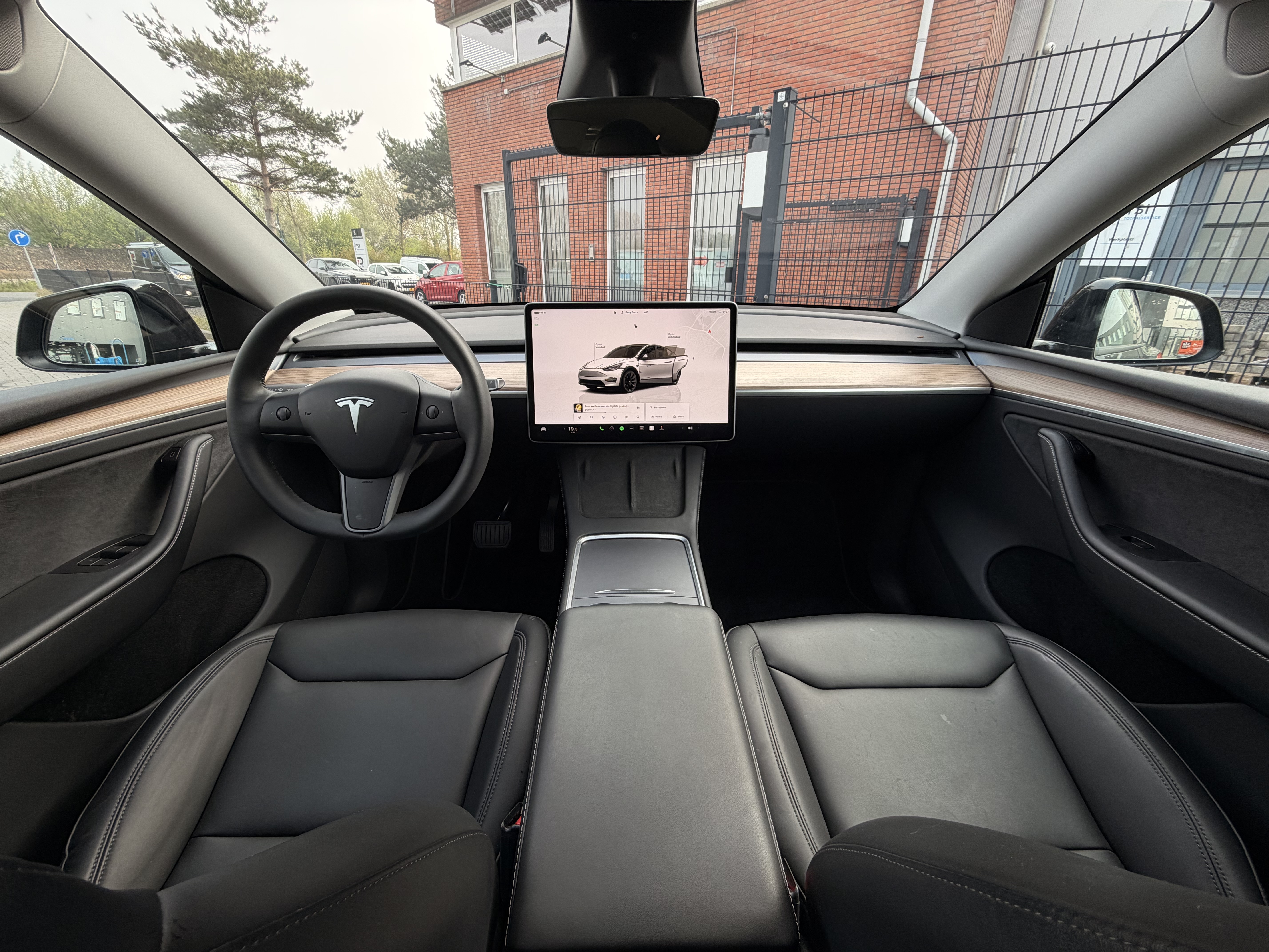 Tesla model Y RWD Long Range foto 5