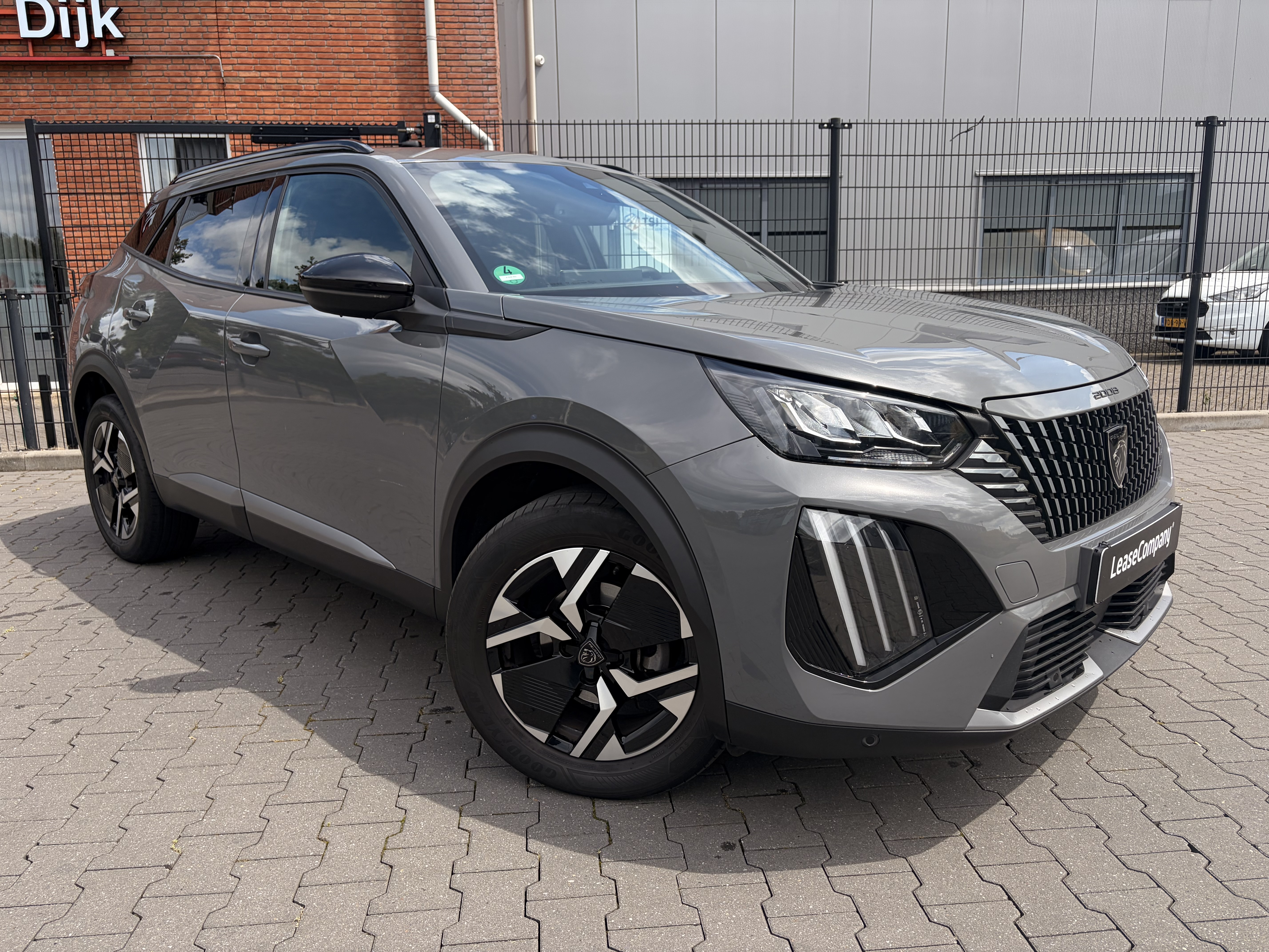Peugeot 2008 Allure automaat | € 500 Overnamebonus foto 1