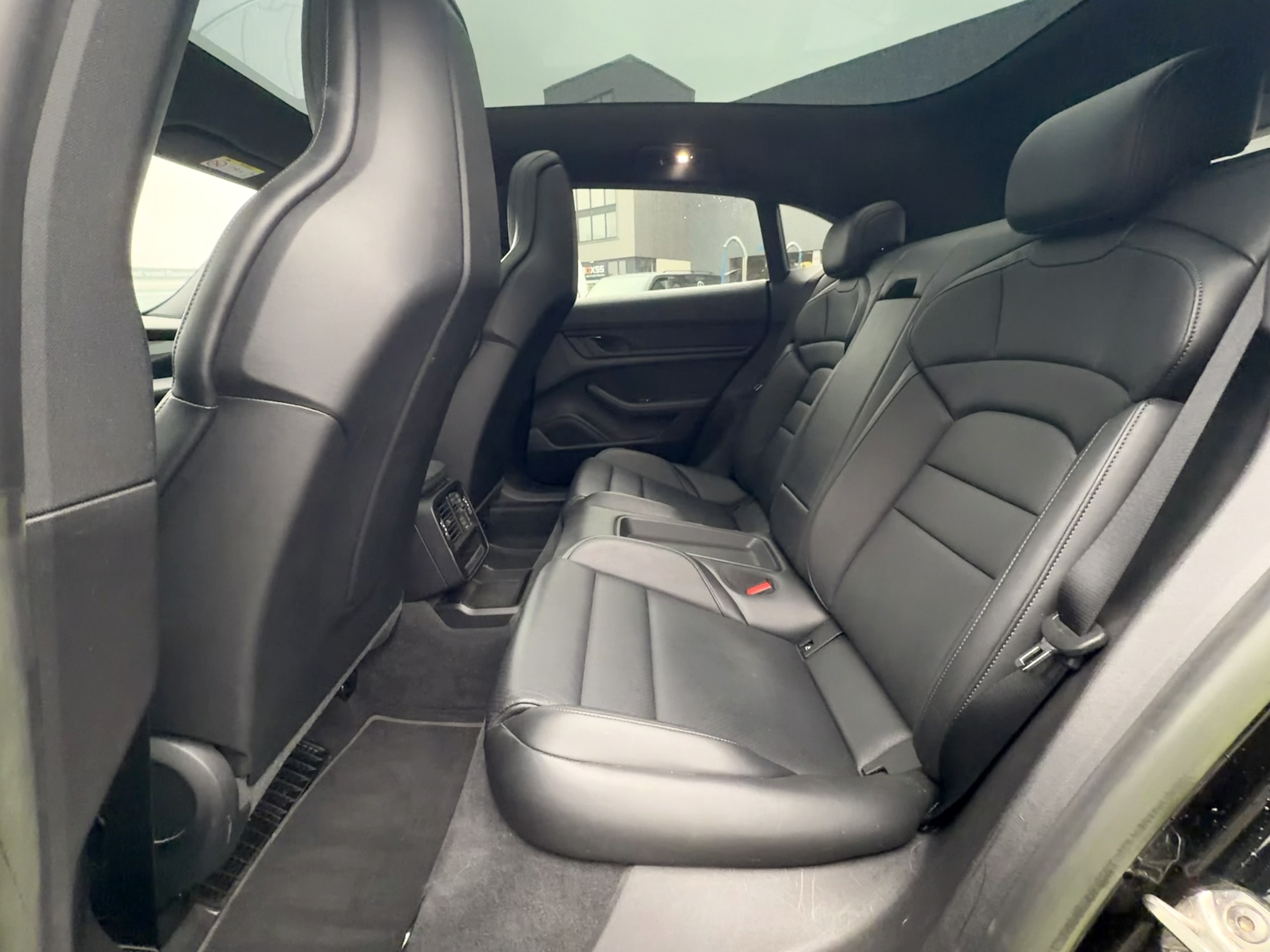 Porsche Taycan 300KW/ 79KWH Sport Turismo foto 7