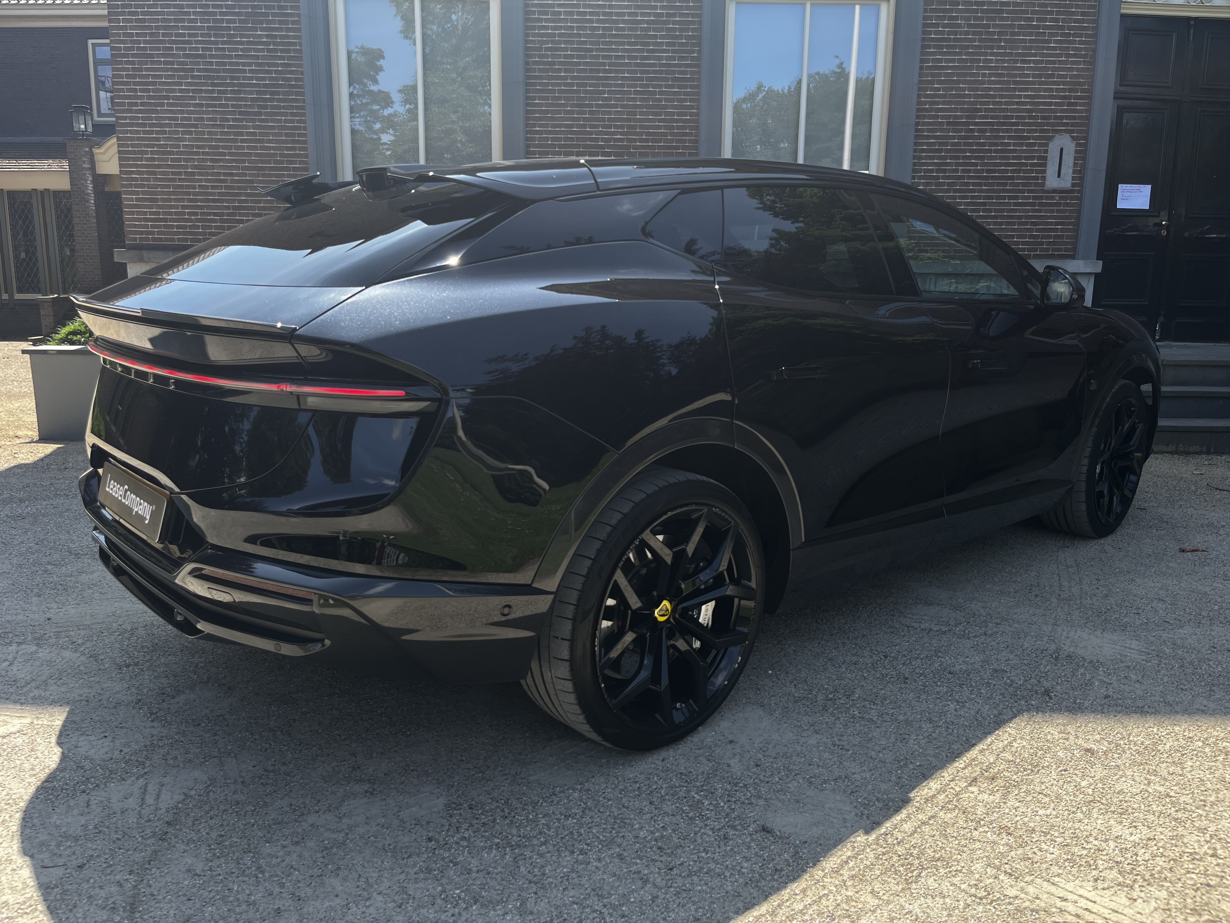 Lotus Eletre EDS 675 R auto 4WD foto 4