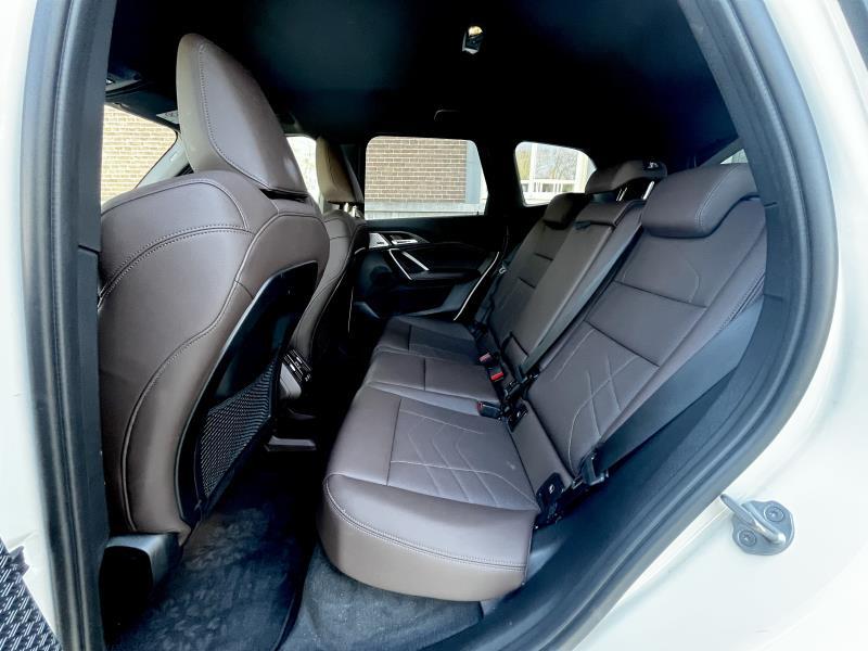 BMW iX1 xDrive30 Launch Edition | Per direct beschikbaar | 16% bijtelling foto 8