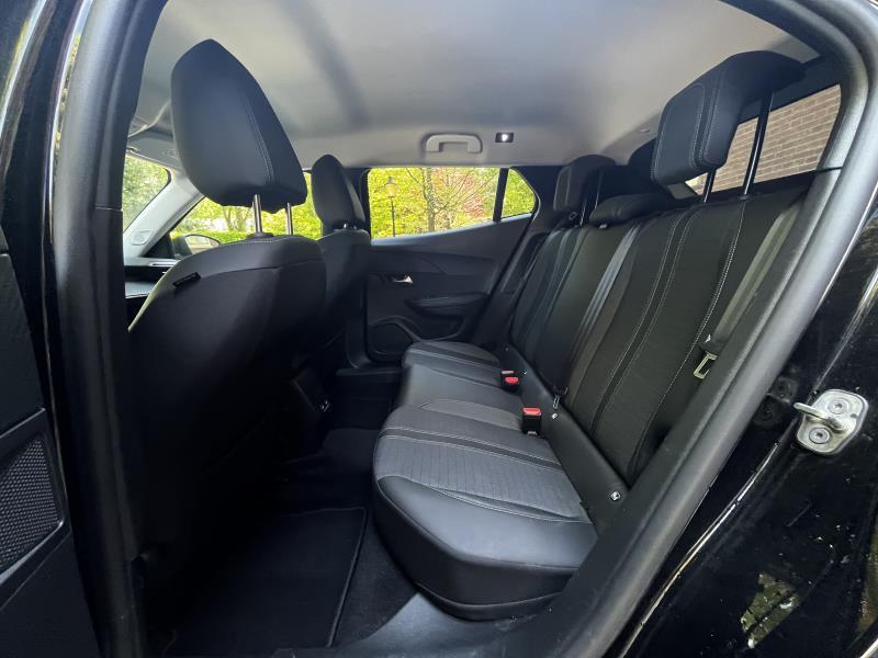 Peugeot e-2008 Allure Pack | Per direct beschikbaar | 16% bijtelling foto 8