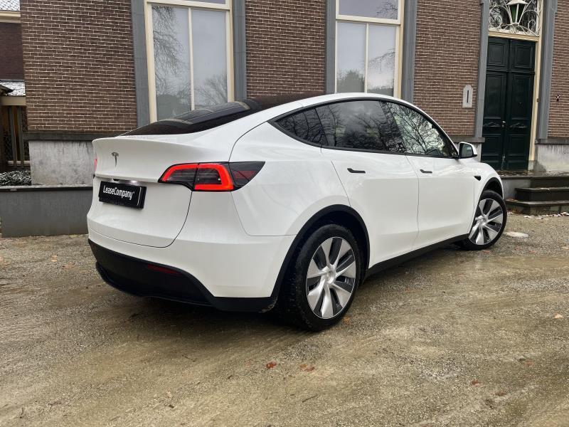 Tesla Model Y Standard Range RWD | per direct beschikbaar | 16% bijtelling foto 4