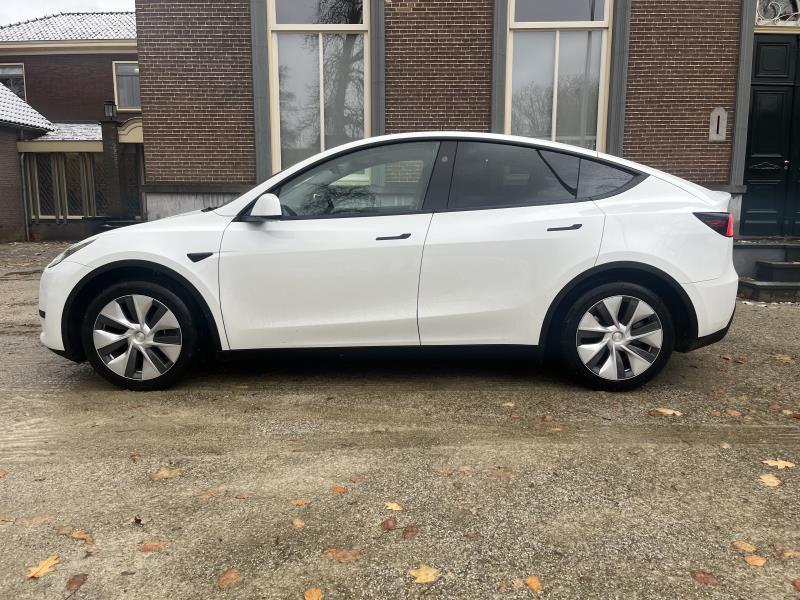 Tesla Model Y Standard Range RWD | per direct beschikbaar | 16% bijtelling foto 5